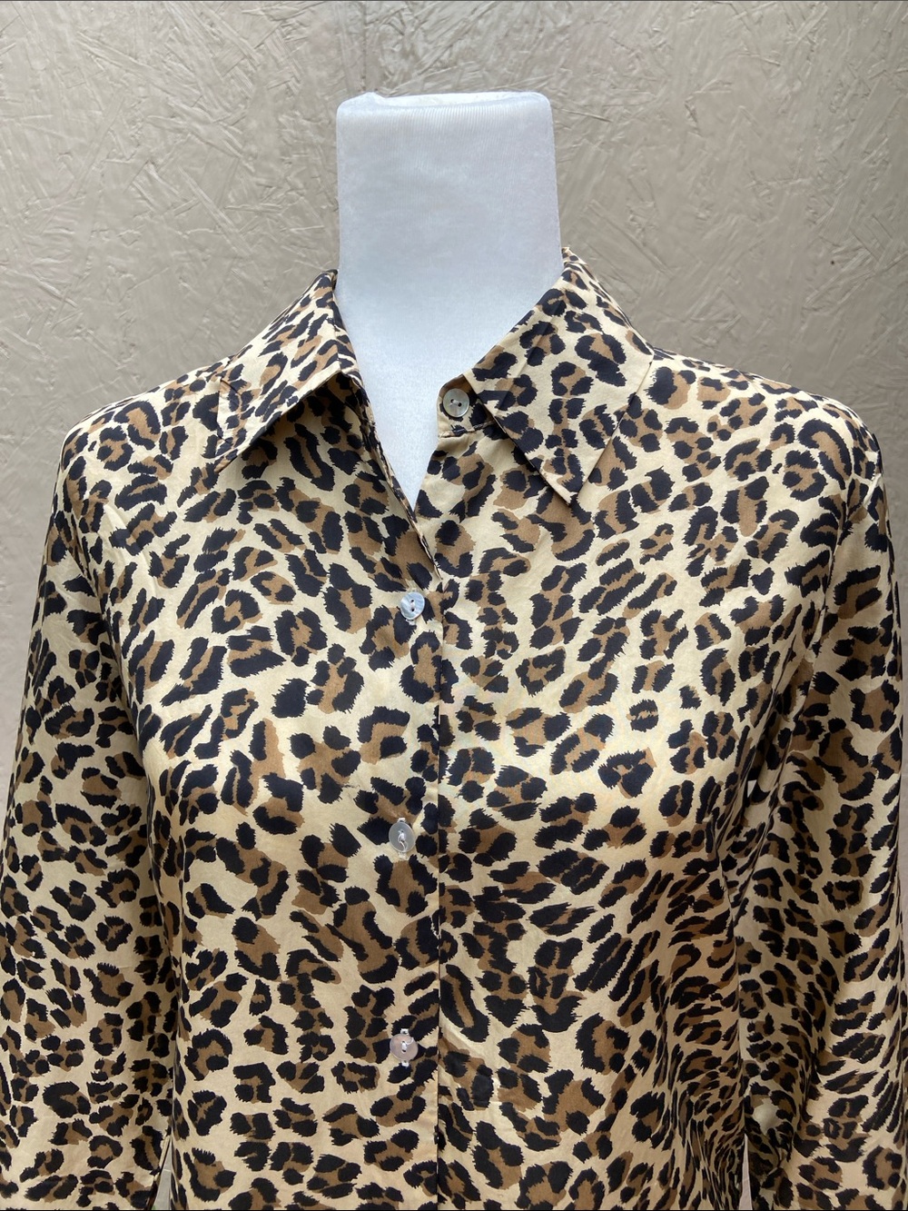 jonathan martin 100% Silk Leopard Print Button-Down Shirt in Beige and Black M